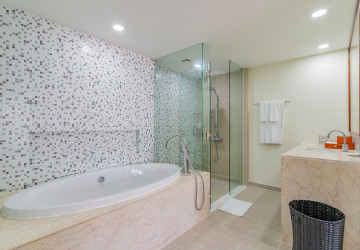 3 Bedroom Serviced Penthouse For Rent - Wat Phnom, Phnom Penh thumbnail