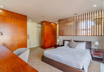 3 Bedroom Serviced Penthouse For Rent - Wat Phnom, Phnom Penh thumbnail
