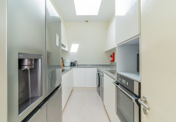 3 Bedroom Serviced Penthouse For Rent - Wat Phnom, Phnom Penh thumbnail