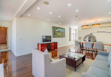 3 Bedroom Serviced Penthouse For Rent - Wat Phnom, Phnom Penh thumbnail