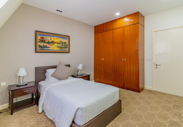 3 Bedroom Serviced Penthouse For Rent - Wat Phnom, Phnom Penh thumbnail