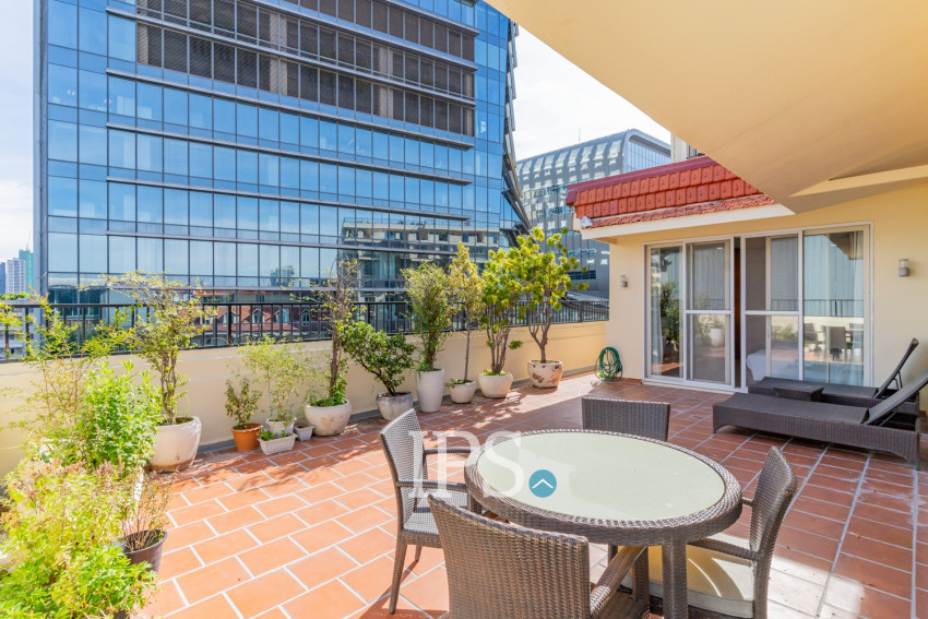3 Bedroom Serviced Penthouse For Rent - Wat Phnom, Phnom Penh