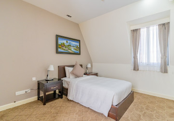 3 Bedroom Serviced Penthouse For Rent - Wat Phnom, Phnom Penh thumbnail