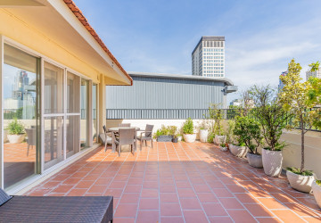 3 Bedroom Serviced Penthouse For Rent - Wat Phnom, Phnom Penh thumbnail