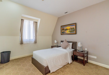3 Bedroom Serviced Penthouse For Rent - Wat Phnom, Phnom Penh thumbnail