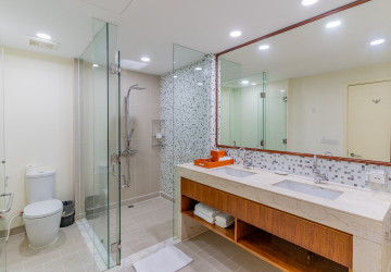 3 Bedroom Serviced Penthouse For Rent - Wat Phnom, Phnom Penh thumbnail