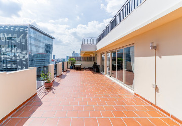 3 Bedroom Serviced Penthouse For Rent - Wat Phnom, Phnom Penh thumbnail