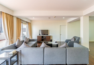 3 Bedroom Serviced Penthouse For Rent - Wat Phnom, Phnom Penh thumbnail