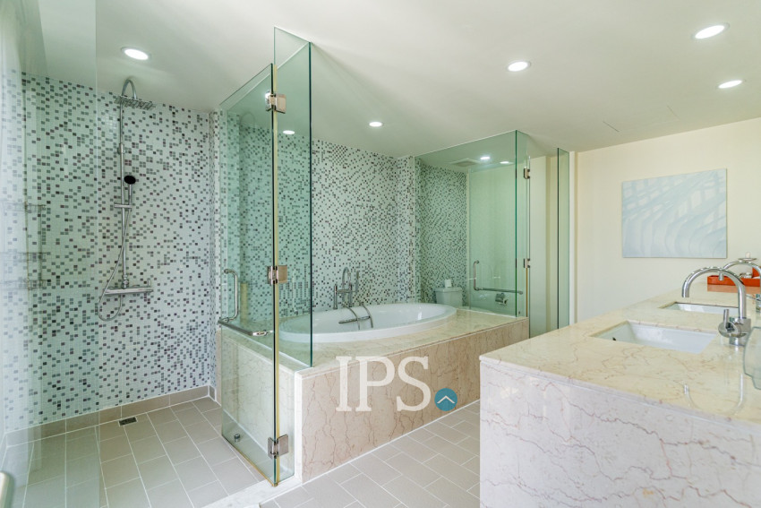 3 Bedroom Serviced Penthouse For Rent - Wat Phnom, Phnom Penh