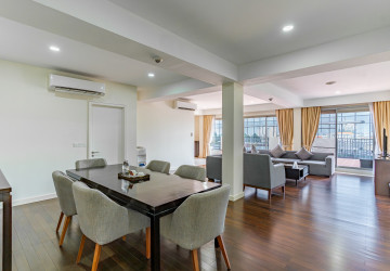 3 Bedroom Serviced Penthouse For Rent - Wat Phnom, Phnom Penh thumbnail