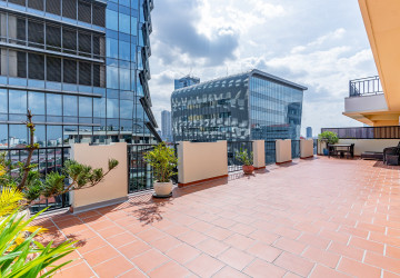 3 Bedroom Serviced Penthouse For Rent - Wat Phnom, Phnom Penh thumbnail