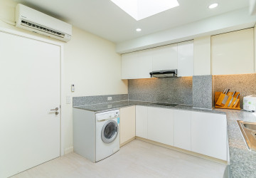 3 Bedroom Serviced Penthouse For Rent - Wat Phnom, Phnom Penh thumbnail