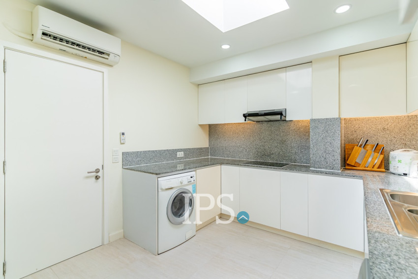 3 Bedroom Serviced Penthouse For Rent - Wat Phnom, Phnom Penh