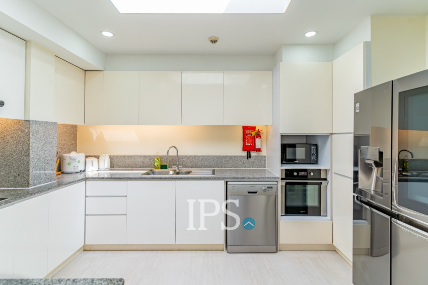 3 Bedroom Serviced Penthouse For Rent - Wat Phnom, Phnom Penh