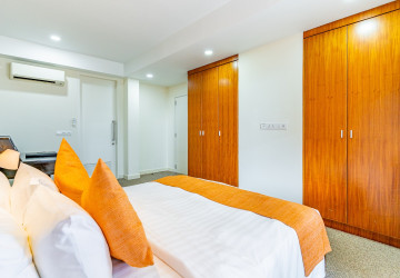 3 Bedroom Serviced Penthouse For Rent - Wat Phnom, Phnom Penh thumbnail