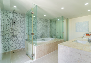 3 Bedroom Serviced Penthouse For Rent - Wat Phnom, Phnom Penh thumbnail