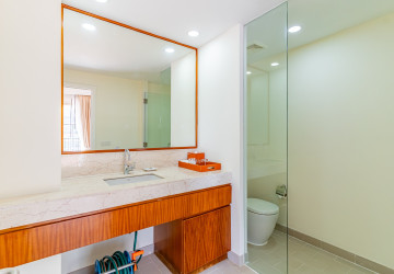 3 Bedroom Serviced Penthouse For Rent - Wat Phnom, Phnom Penh thumbnail