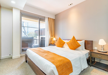 3 Bedroom Serviced Penthouse For Rent - Wat Phnom, Phnom Penh thumbnail