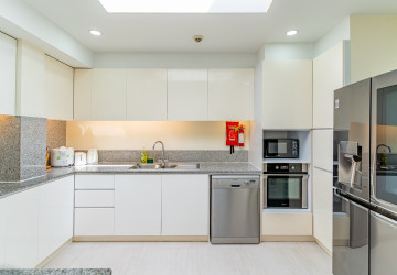 3 Bedroom Serviced Penthouse For Rent - Wat Phnom, Phnom Penh thumbnail