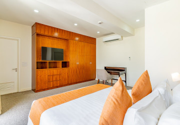 3 Bedroom Serviced Penthouse For Rent - Wat Phnom, Phnom Penh thumbnail