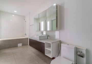 Duplex 2 Bedroom Serviced Apartment For Rent - Tonle Bassac, Phnom Penh thumbnail