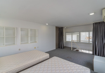 Duplex 2 Bedroom Serviced Apartment For Rent - Tonle Bassac, Phnom Penh thumbnail
