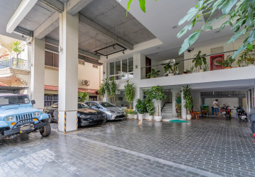 Duplex 2 Bedroom Serviced Apartment For Rent - Tonle Bassac, Phnom Penh thumbnail