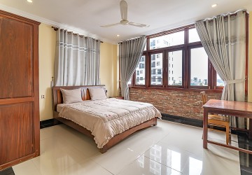 3 Bedroom Serviced Apartment For Rent - Tonle Bassac, Phnom Penh thumbnail