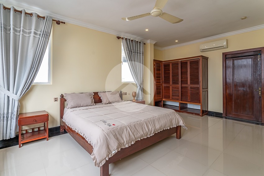 3 Bedroom Serviced Apartment For Rent - Tonle Bassac, Phnom Penh