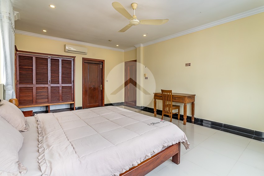 3 Bedroom Serviced Apartment For Rent - Tonle Bassac, Phnom Penh