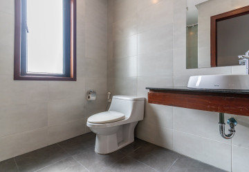 1 Bedroom Serviced Apartment For Rent - BKK1 - Phnom Penh thumbnail