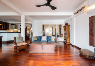 Renovated 3 Bedroom Apartment For Rent - Phsar Kandal 1, Phnom Penh - Image 2