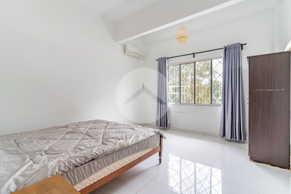 Renovated 3 Bedroom Apartment For Rent - Wat Phnom, Phnom Penh - Image 16