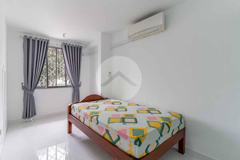 Renovated 3 Bedroom Apartment For Rent - Wat Phnom, Phnom Penh - Image 10