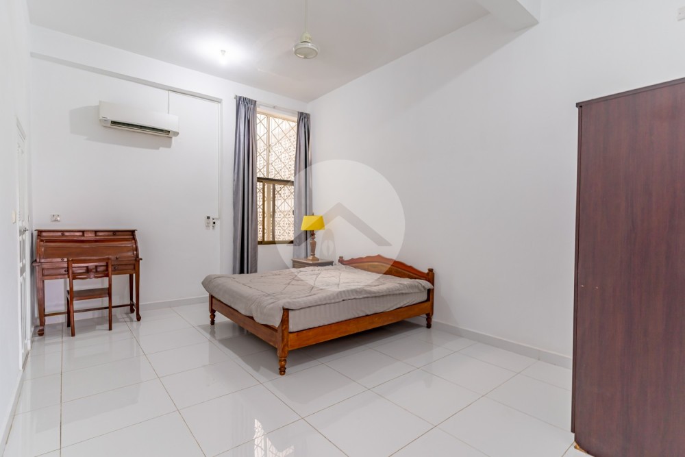 Renovated 3 Bedroom Apartment For Rent - Wat Phnom, Phnom Penh - Image 12