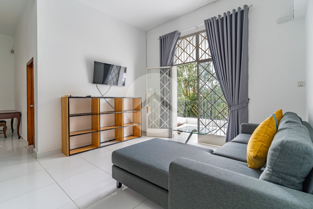 Renovated 3 Bedroom Apartment For Rent - Wat Phnom, Phnom Penh - Image 3