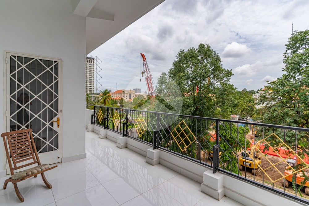 Renovated 3 Bedroom Apartment For Rent - Wat Phnom, Phnom Penh - Image 22
