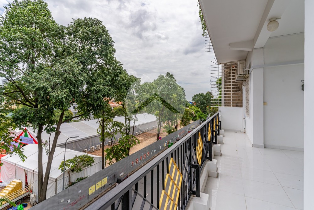 Renovated 3 Bedroom Apartment For Rent - Wat Phnom, Phnom Penh - Image 20