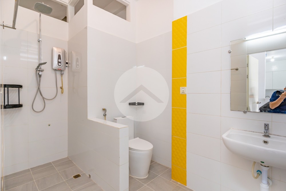 Renovated 3 Bedroom Apartment For Rent - Wat Phnom, Phnom Penh - Image 17