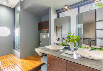 Duplex 4 Bedroom Penthouse For Rent - Tonle Bassac, Phnom Penh thumbnail