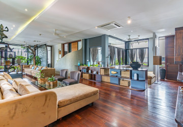 Duplex 4 Bedroom Penthouse For Rent - Tonle Bassac, Phnom Penh thumbnail