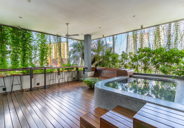 Duplex 4 Bedroom Penthouse For Rent - Tonle Bassac, Phnom Penh thumbnail