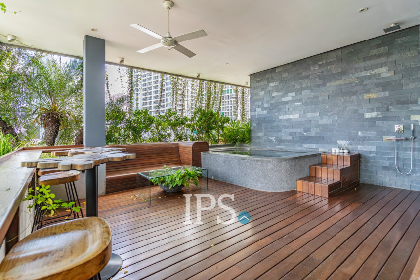 Duplex 4 Bedroom Penthouse For Rent - Tonle Bassac, Phnom Penh