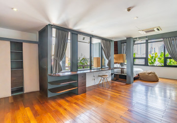 Duplex 4 Bedroom Penthouse For Rent - Tonle Bassac, Phnom Penh thumbnail