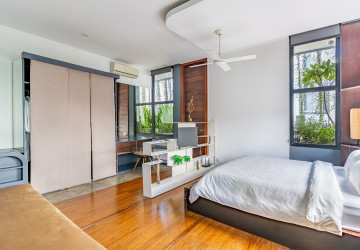 Duplex 4 Bedroom Penthouse For Rent - Tonle Bassac, Phnom Penh thumbnail