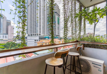 Duplex 4 Bedroom Penthouse For Rent - Tonle Bassac, Phnom Penh thumbnail