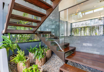 Duplex 4 Bedroom Penthouse For Rent - Tonle Bassac, Phnom Penh thumbnail