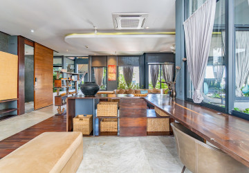 Duplex 4 Bedroom Penthouse For Rent - Tonle Bassac, Phnom Penh thumbnail