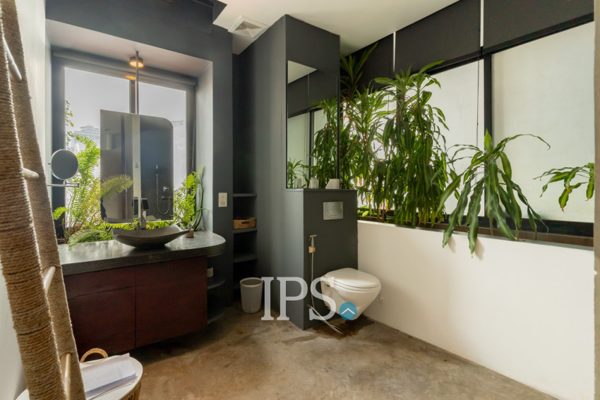2 Bedroom Serviced Apartment For Rent - Tonle Bassac, Phnom Penh