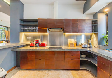 3 Bedroom Serviced Apartment For Rent - Tonle Bassac, Phnom Penh thumbnail